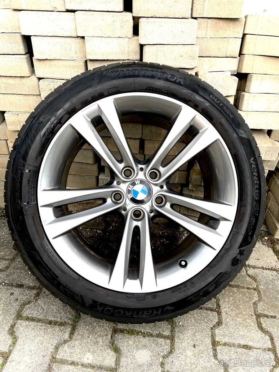 BMW R18 Styling, org. 225/50R18