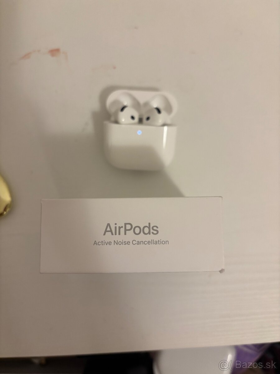 AirPods 4