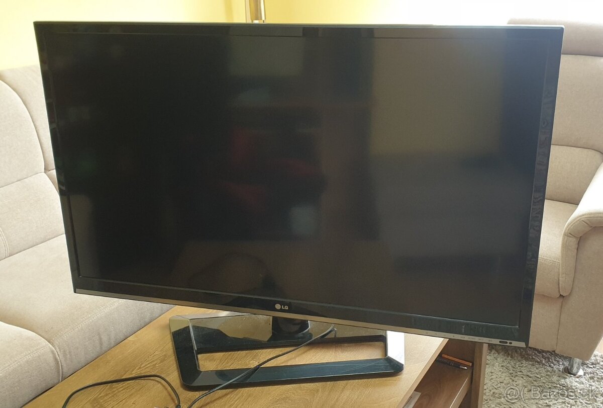 Starší plne funkčný LED televízor LG 107cm