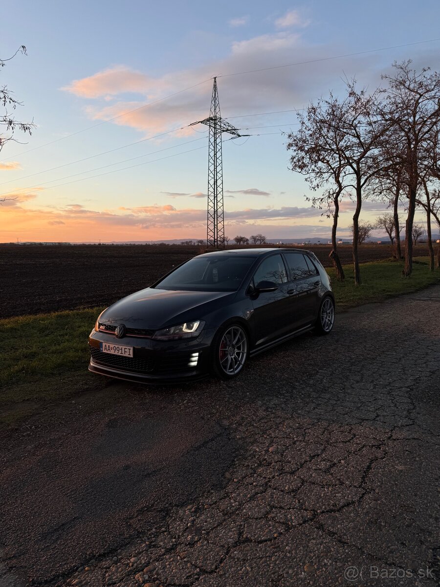 Volkswagen Golf 7 GTI Performance