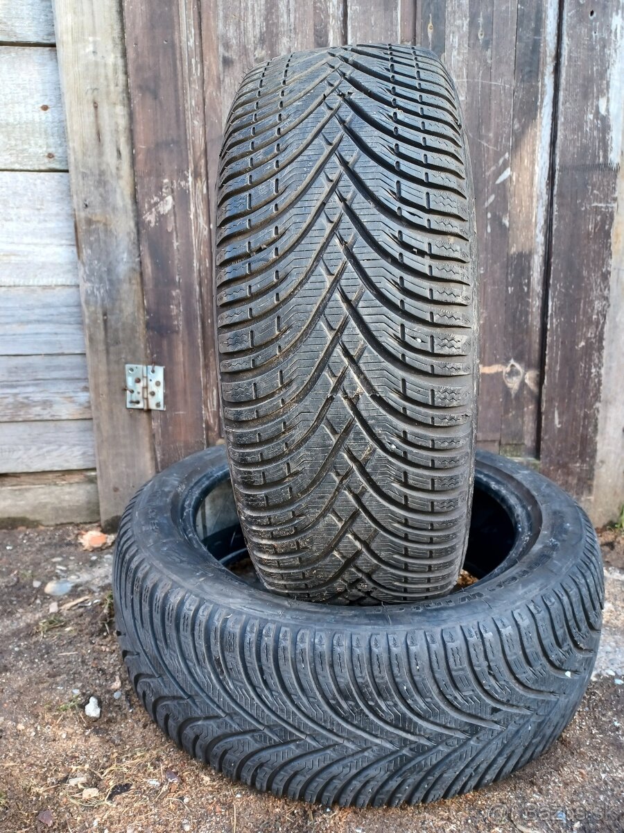 Predám 2 jazdené zimné pneumatiky BFGOODRICH 205/50 R17