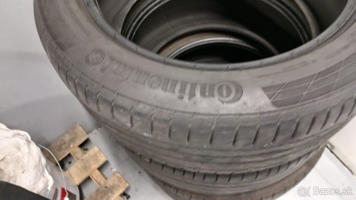 Predam letne gumy Continental 225/50 r17