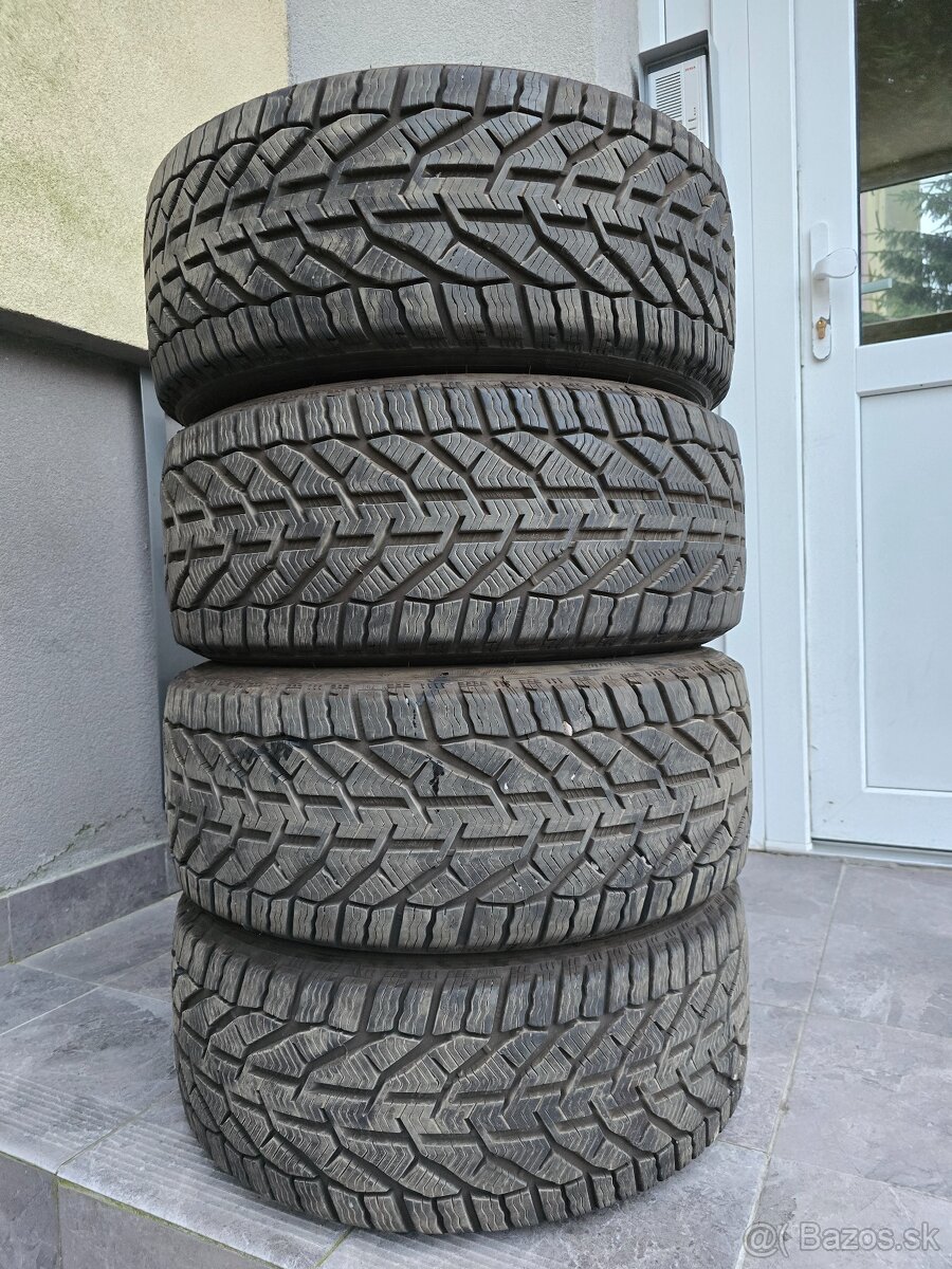 Zimne pneumatiky 225/40 r18 Nové Sebring dot2023