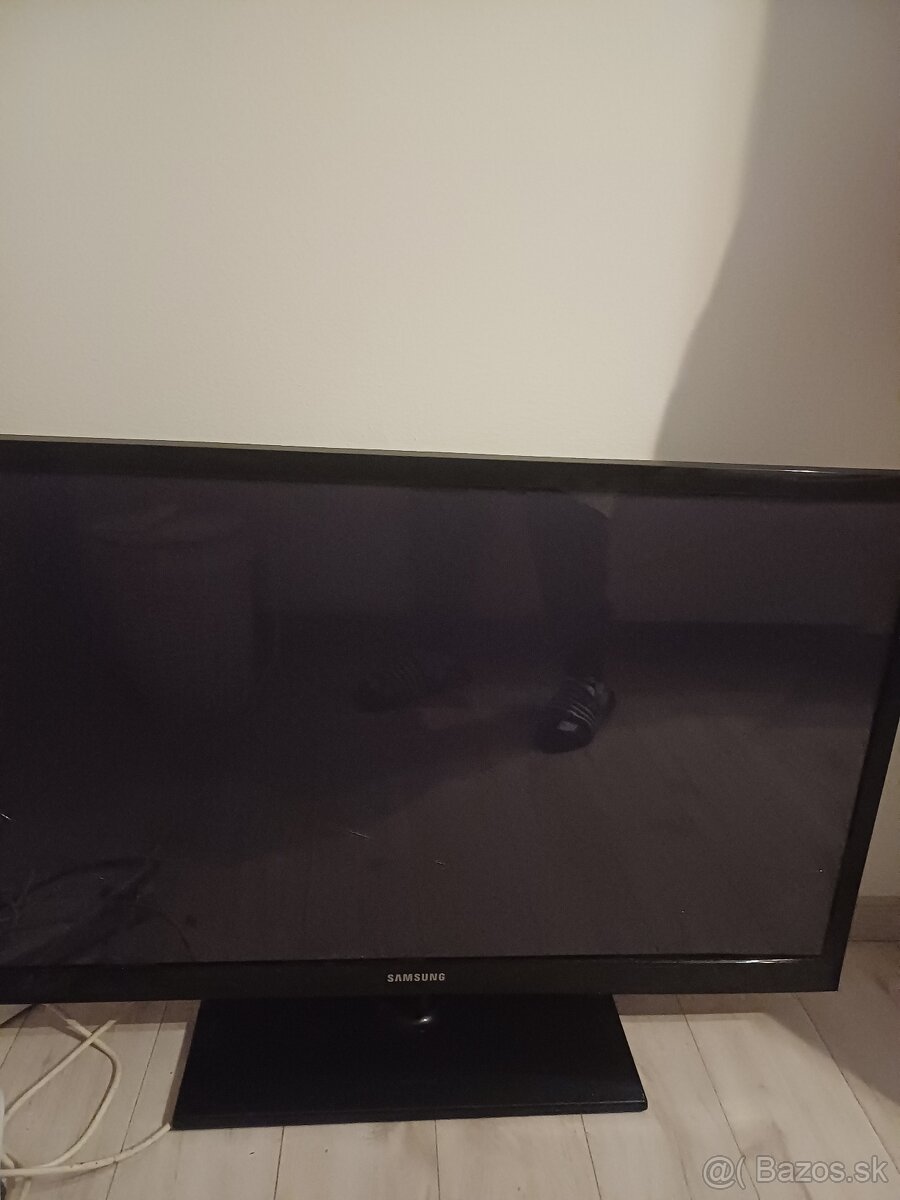 Predám na náhradné diely Samsung tv