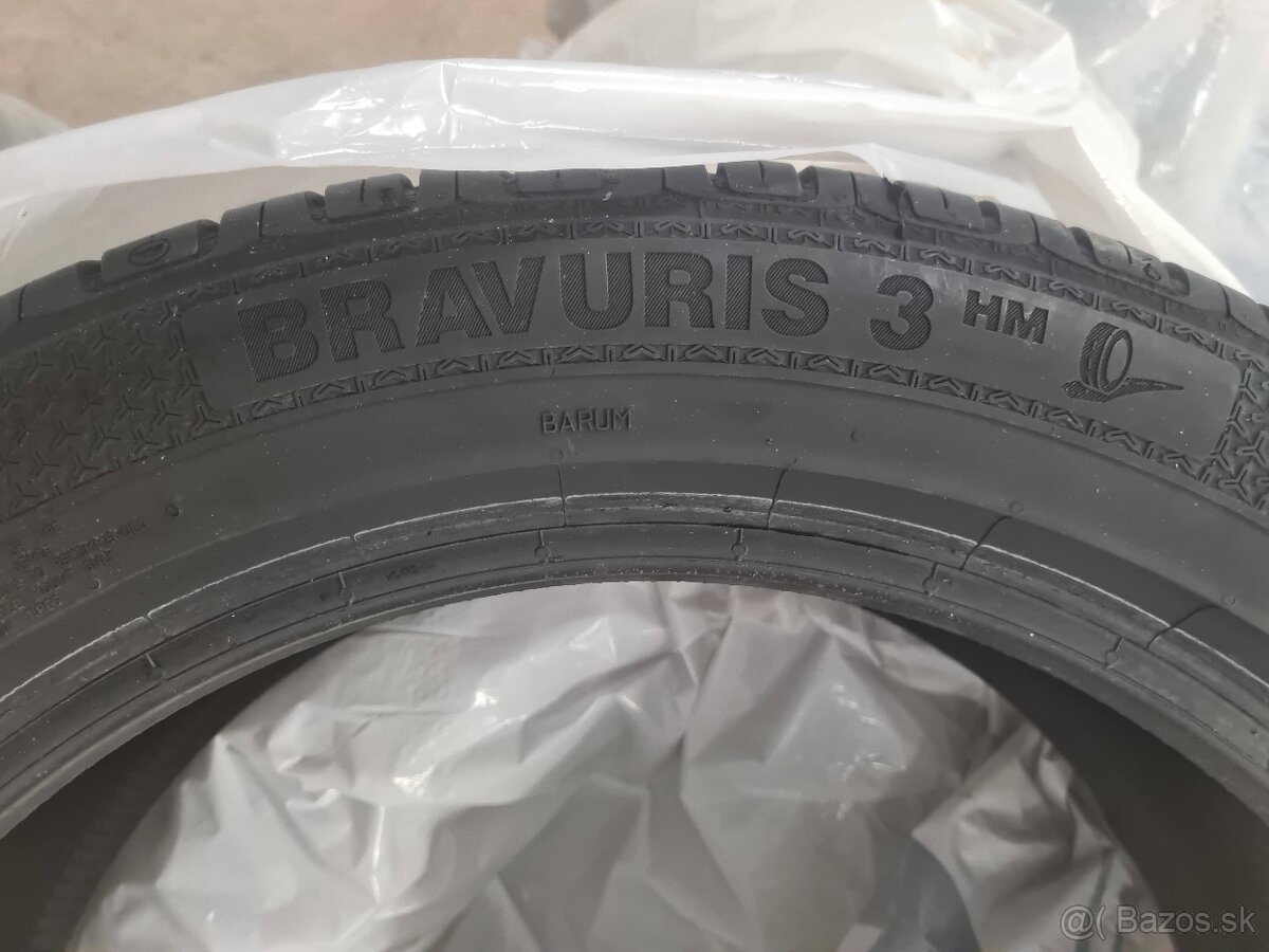 Predám letné pneu 4ks Barum BRAVURIS 3 HM 205/50 R17 V XL