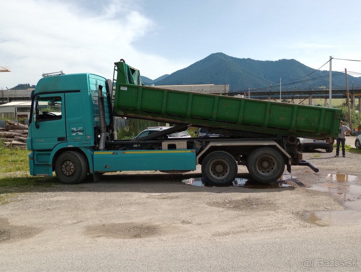 Predam hakovy nosič kontajnerov Mercedes actros 2546