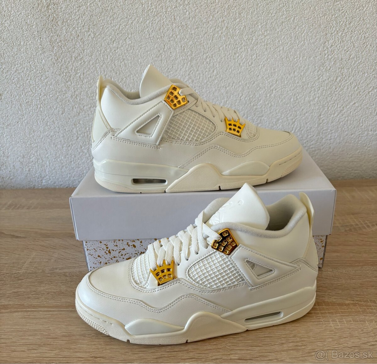 Air Jordan 4 Metalic Gold