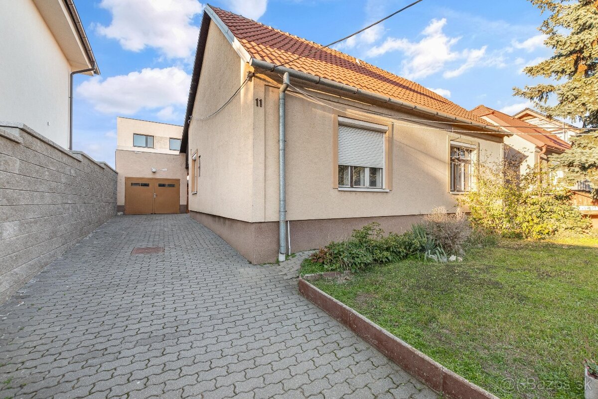 Na predaj | Rodinný dom 124 m² s garážou - Centrum - Pezinok