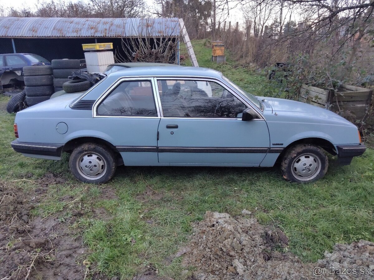 Opel ascona  coupe 1,6 benzin dovoz nemecko