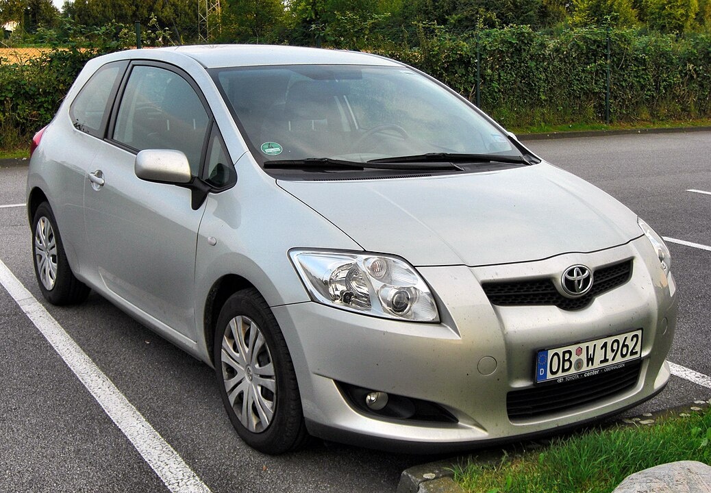 predam diely na toyota auris 1,6 benzin 91kw 2007 prva gener