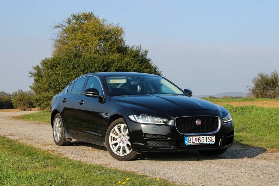 Jaguar XE 2.0 I4D 180k Pure AWD 8AT, SR kupa, zaruka