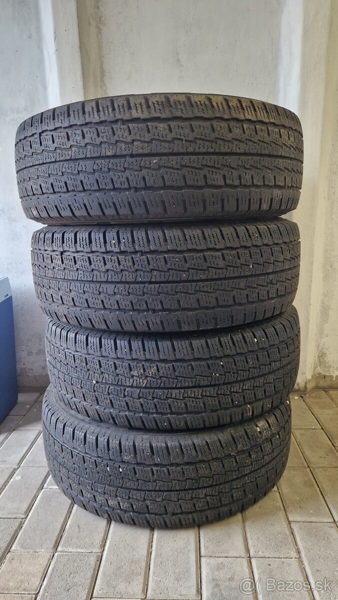 Hankook Winter RW06 235/65 R 16C