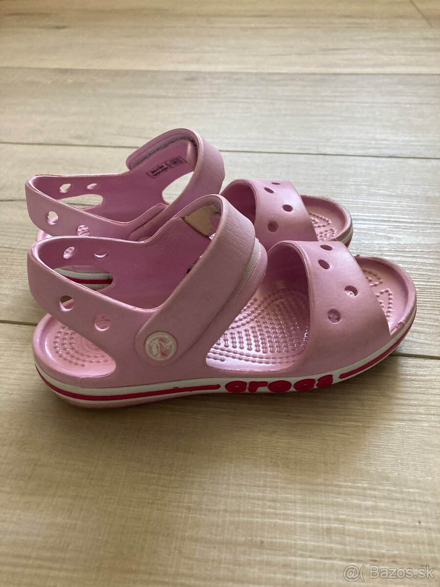 Crocs dievcenske sandale