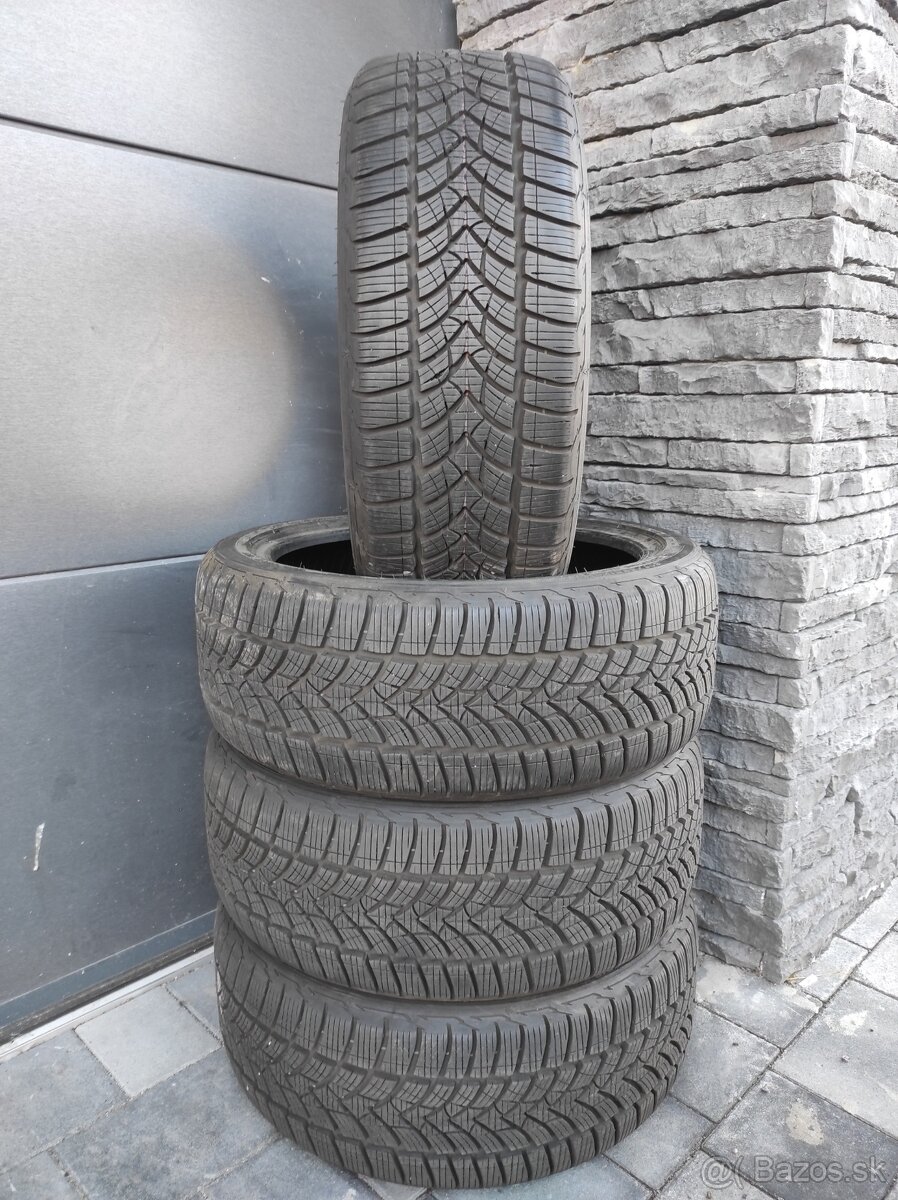 Zimné pneumatiky 205/45R17 Debica 4kusy