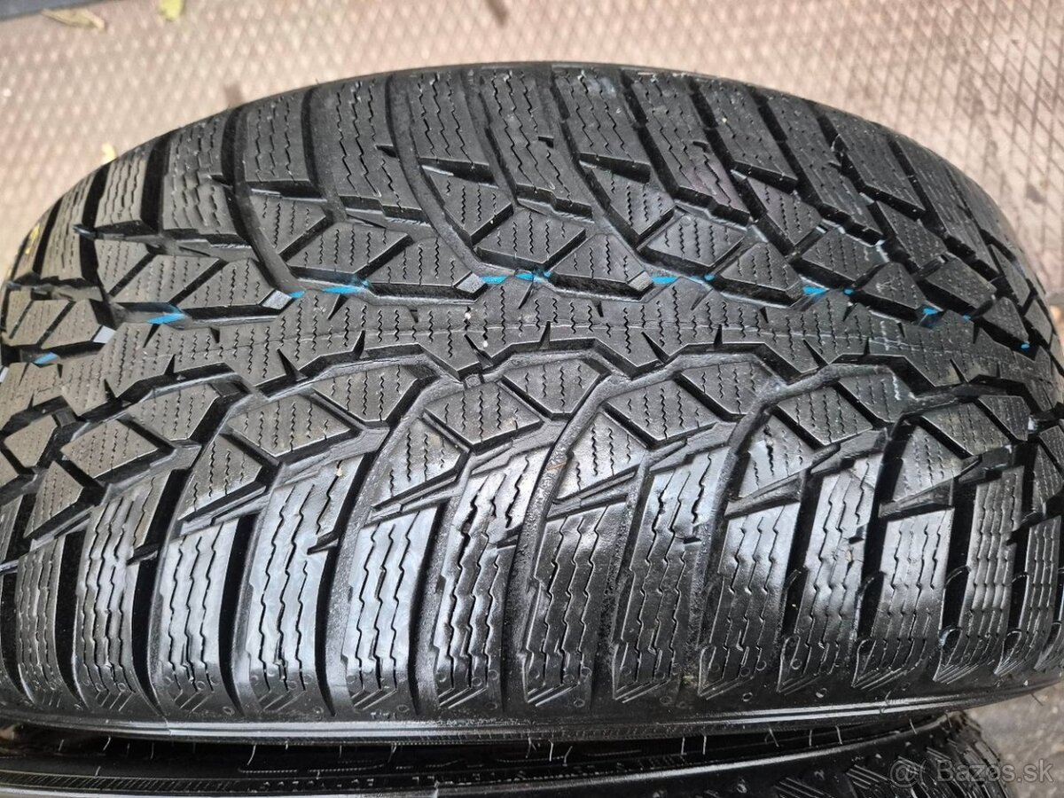 215/45 r16 zimné 4 ks NOKIAN dezén 8,2 - 6 mm