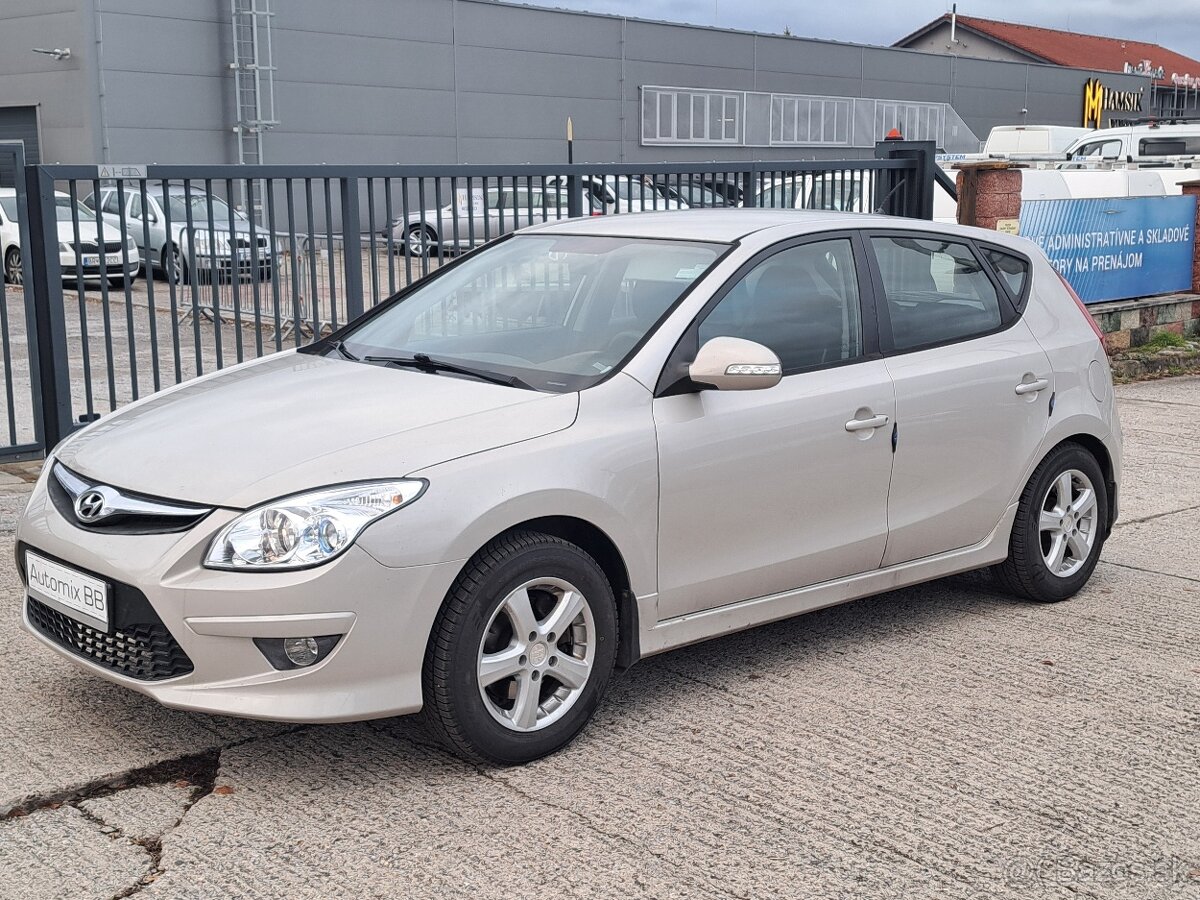 Hyundai i30 1.4i  (182tis.km)