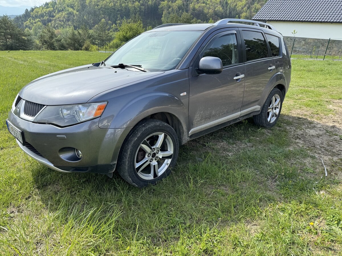 Mitsubishi Outlander 2,2 M6