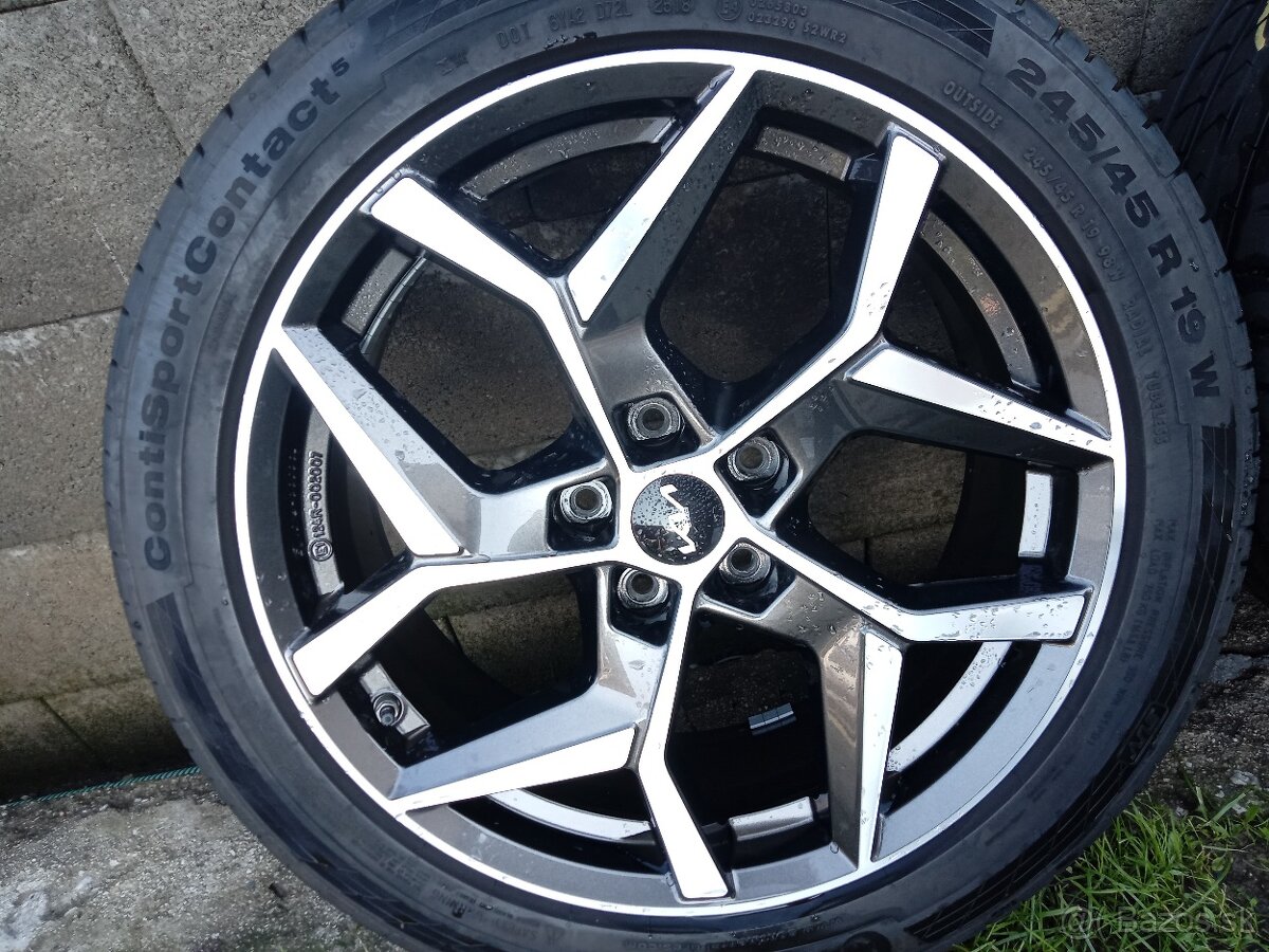 KIA/HYUNDAI 19"...245/45 R19 ORIGINAL LETNÁ SADA