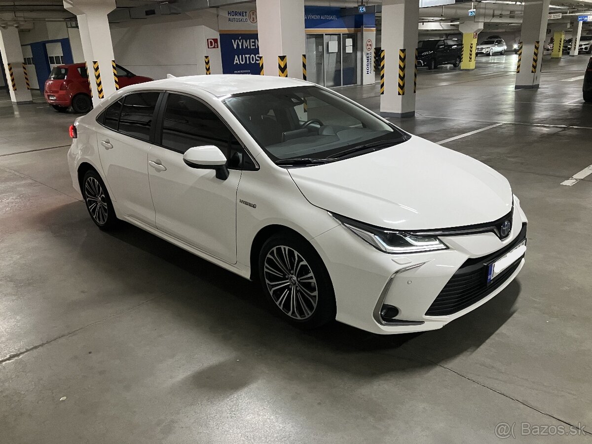 Toyota Corolla Sedan 1,8 Hybrid Comfort Style Tech