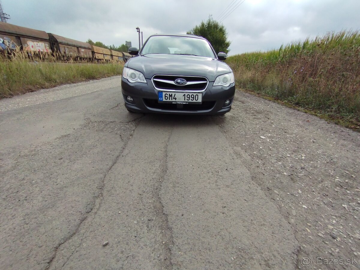 Subaru legacy combi,4 x 4,2.0 i benzin,110 kw,rv 2008,koupen