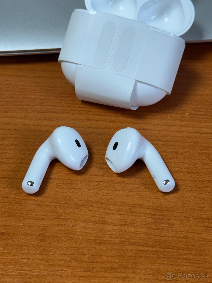 Apple AirPods 4 nové, rok záruka