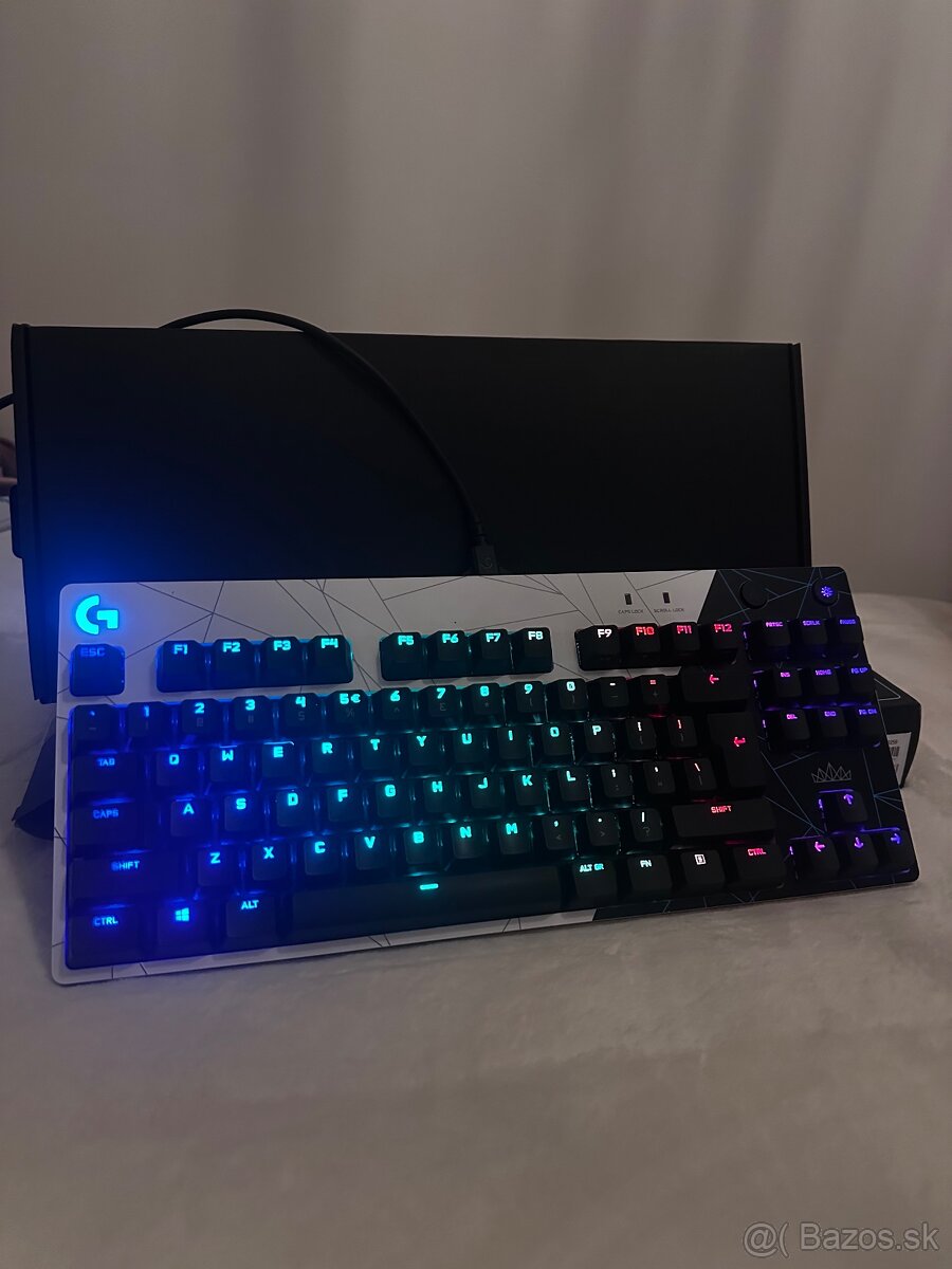 Klávesnica Logitech G Pro Gaming KDA league of legends