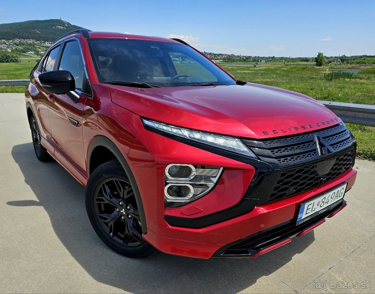 MITSUBISHI ECLIPSE CROSS 2,4i PHEV 4X4 BLACK /Nové,Záruka/✅️