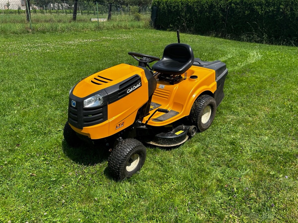 Predám traktorovú kosačku Cub Cadet LT2 NR92