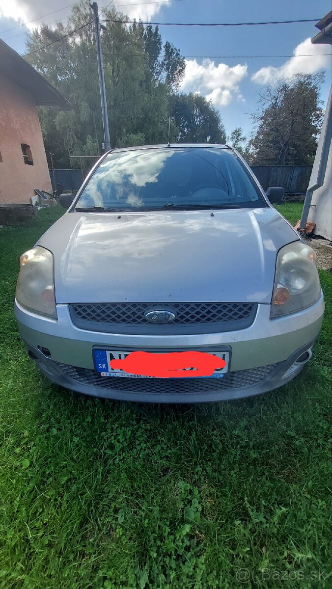 Predám Ford Fiesta 1.4 - na náhradné diely iba v celku