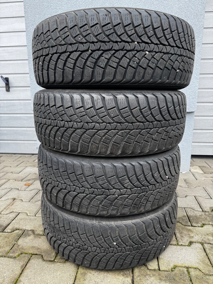 Kumho wintercraft wp71 205/55 r16