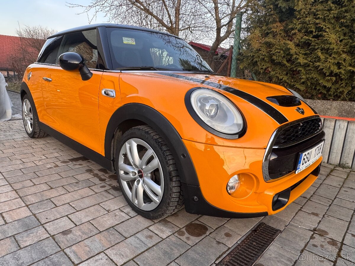 Mini Cooper S, ČR, F56 Manuál