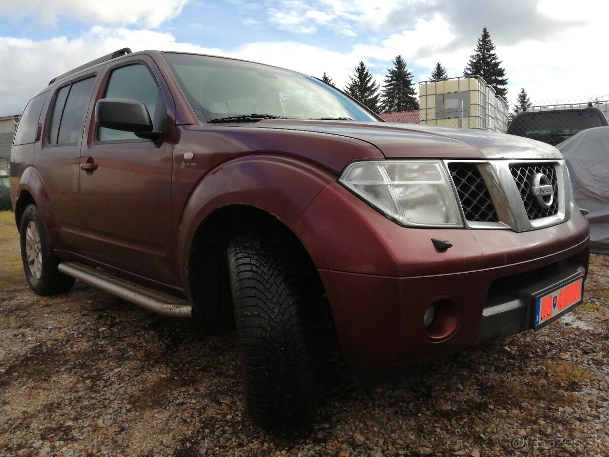 Nissan Pathfinder, 7 miestny, tazne