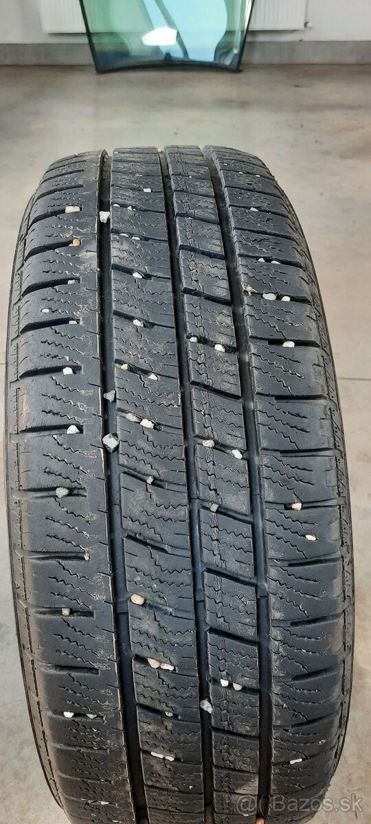 pneumatiky zimne  215/60 r17 C