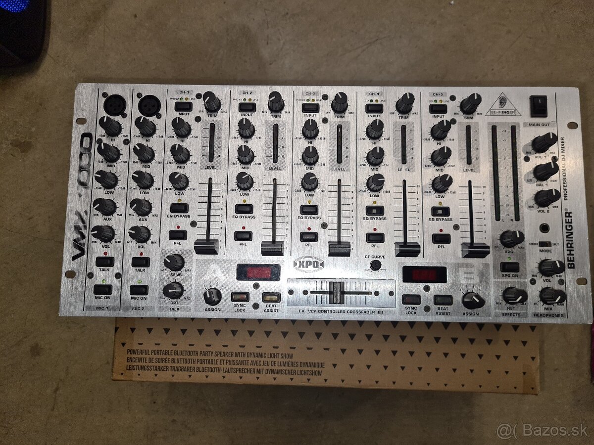 Behringer PRO Mixér VMX1000