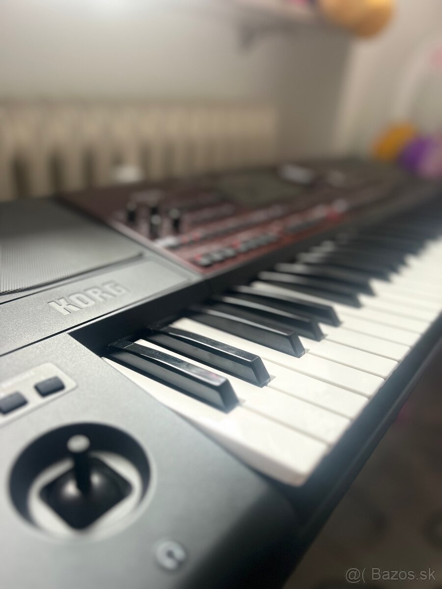 Korg pa 700