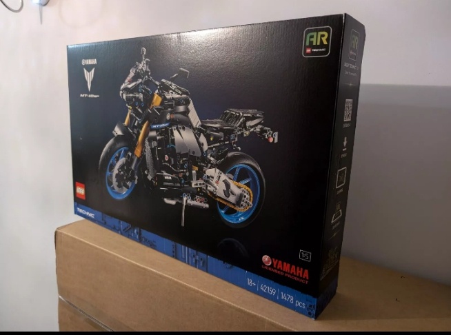 LEGO Technic 42159 Yamaha MT-10 SP