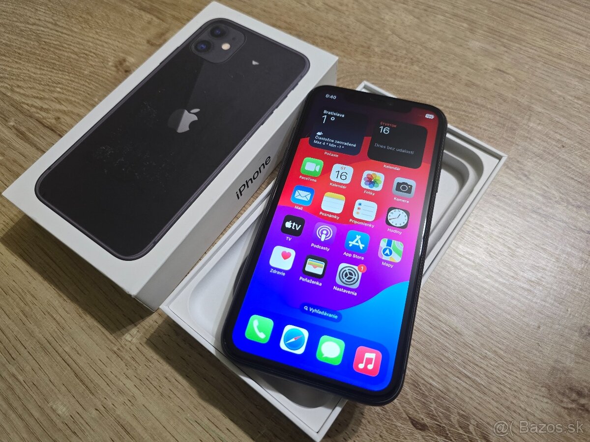 Iphone 11 128gb v super stave ma len velmi jemne znamky pouz