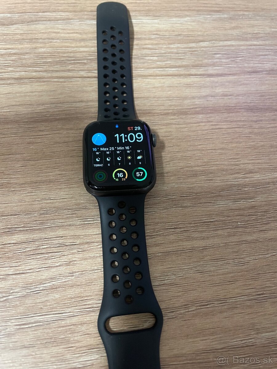 Apple Watch series 6 44mm Nike