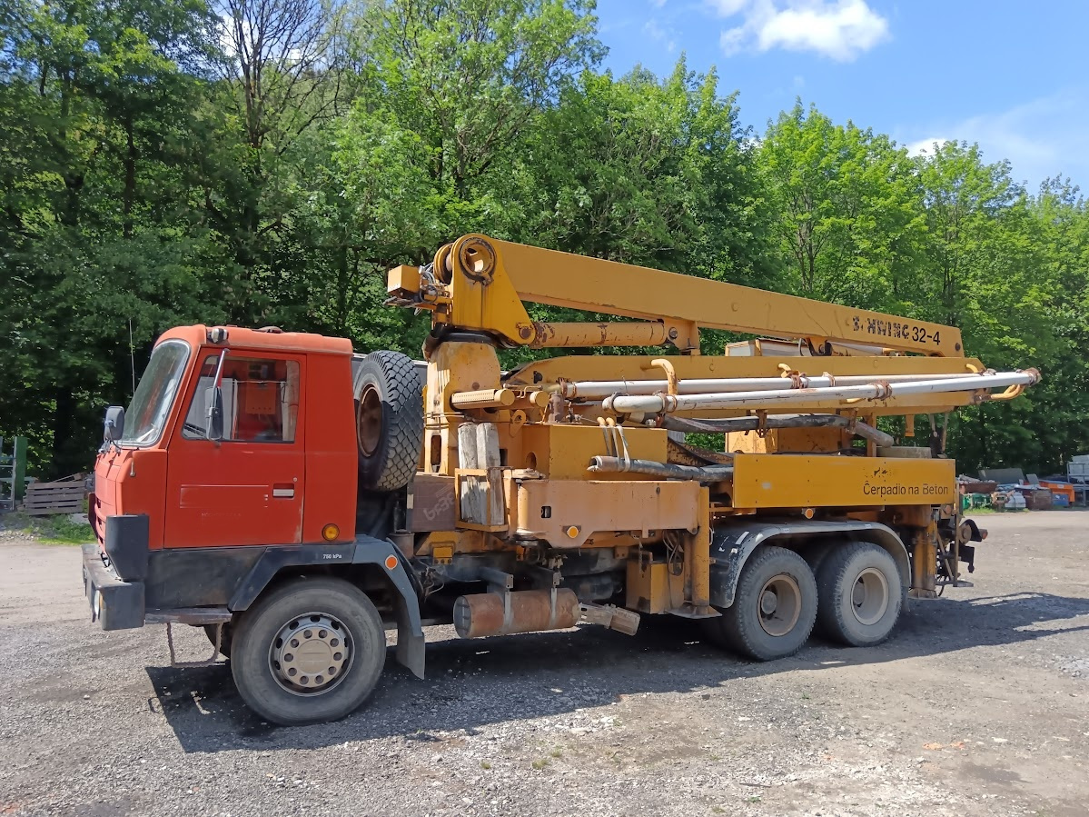 TATRA 815 BETONPUMPA SCHWING 32 M