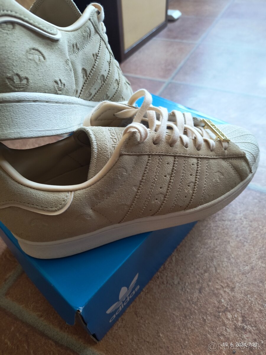 Adidas SuperStar