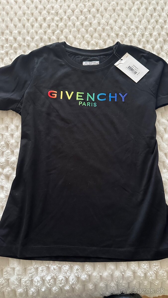 Tricko Givenchy