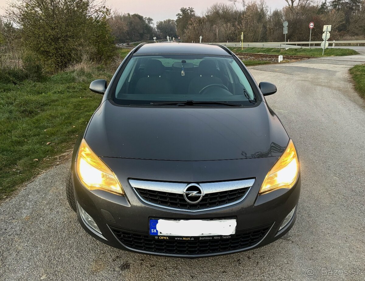 Opel Astra J Sport Tourer