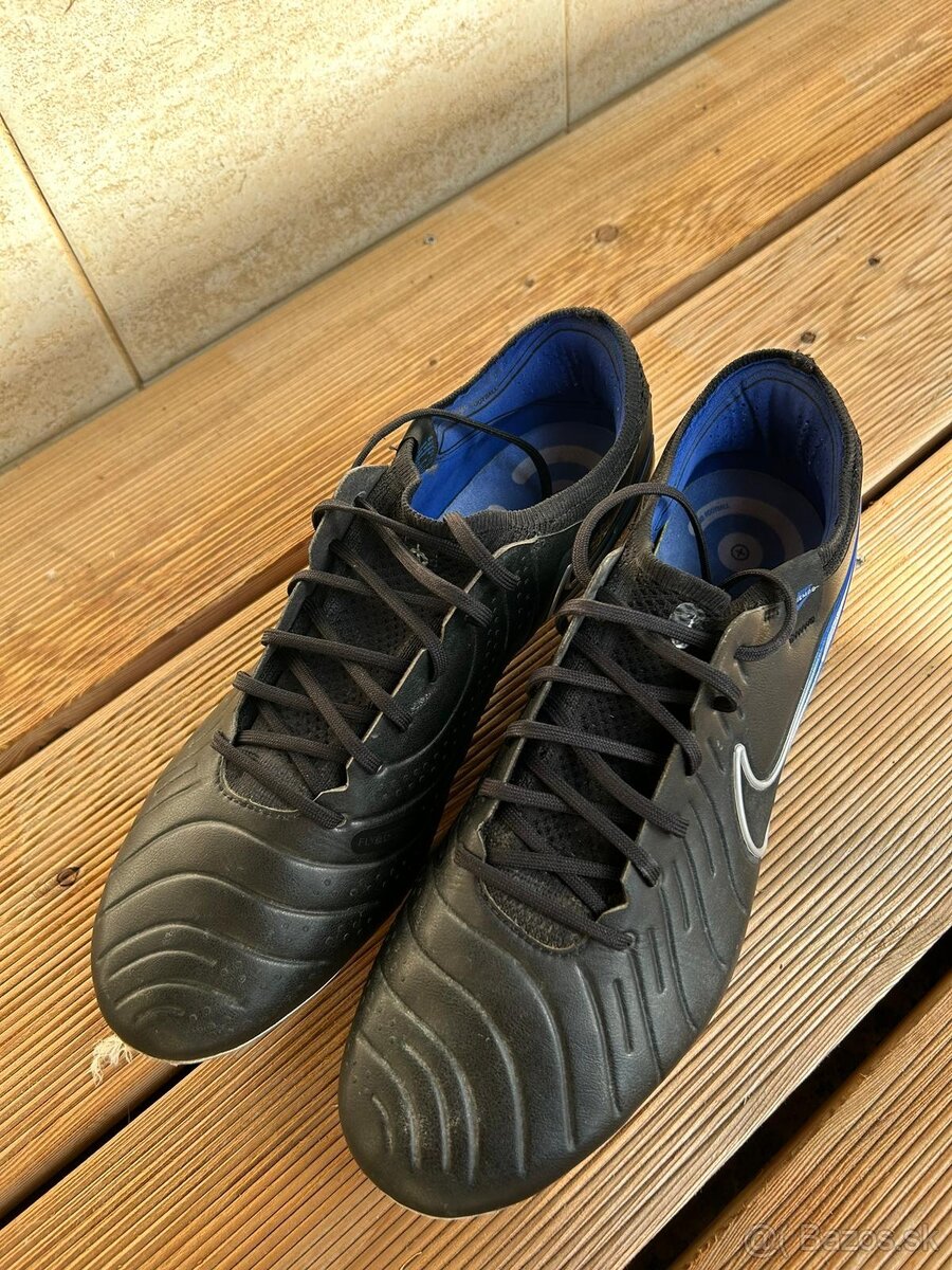 Predám 2x použité kopačky Nike Tiempo Legend 10