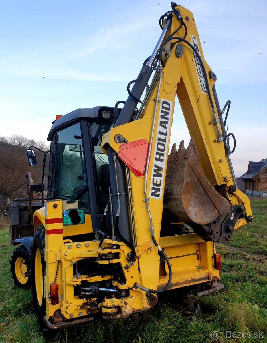 New Holland LB95B