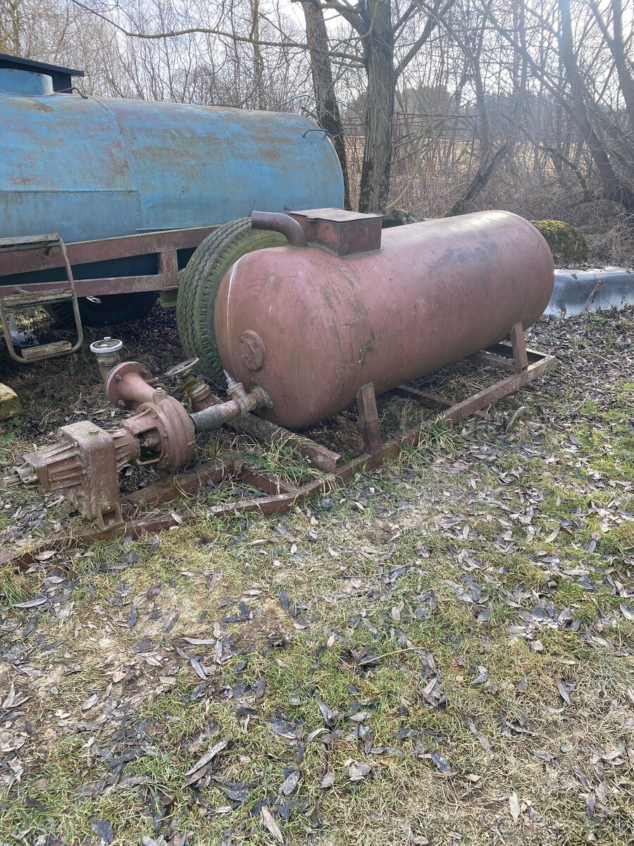 Predám čerpadlo / súd na vodu