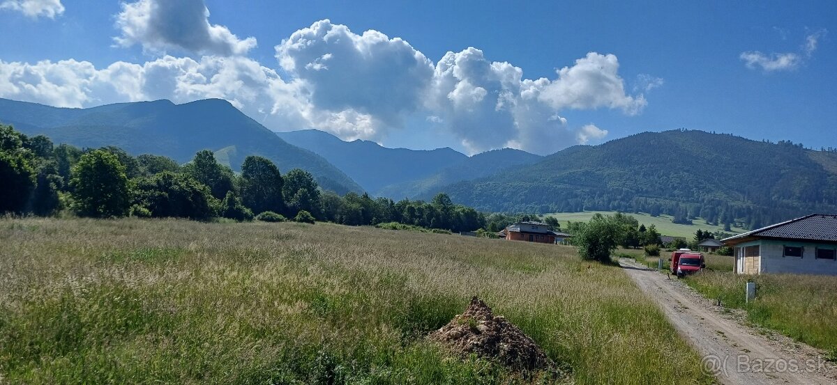 Stavebný pozemok / 916 m2 / Krasňany - Žilina