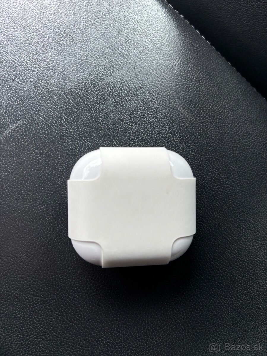 Apple AirPods 4