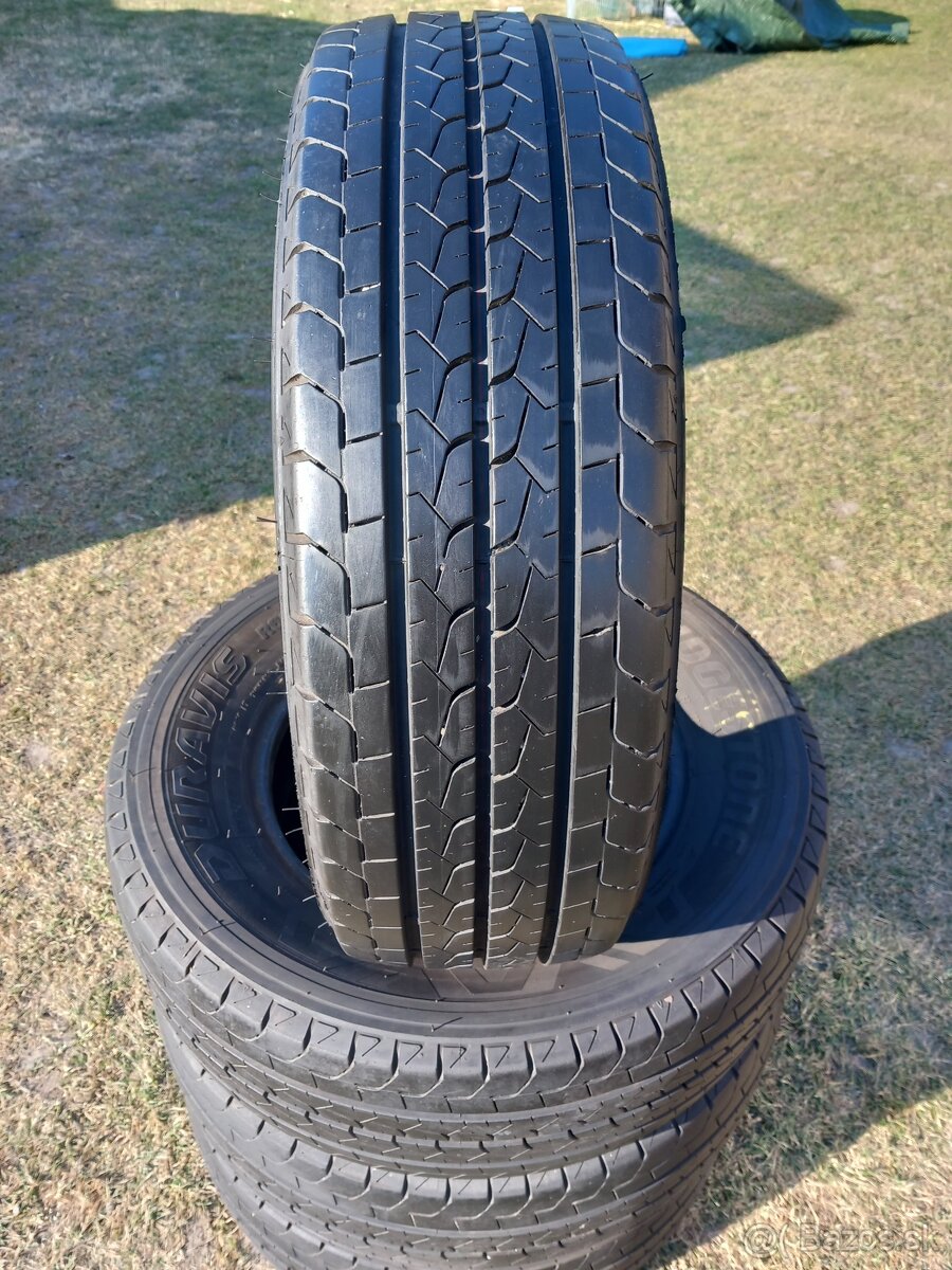 215/70 r15C letné pneumatiky