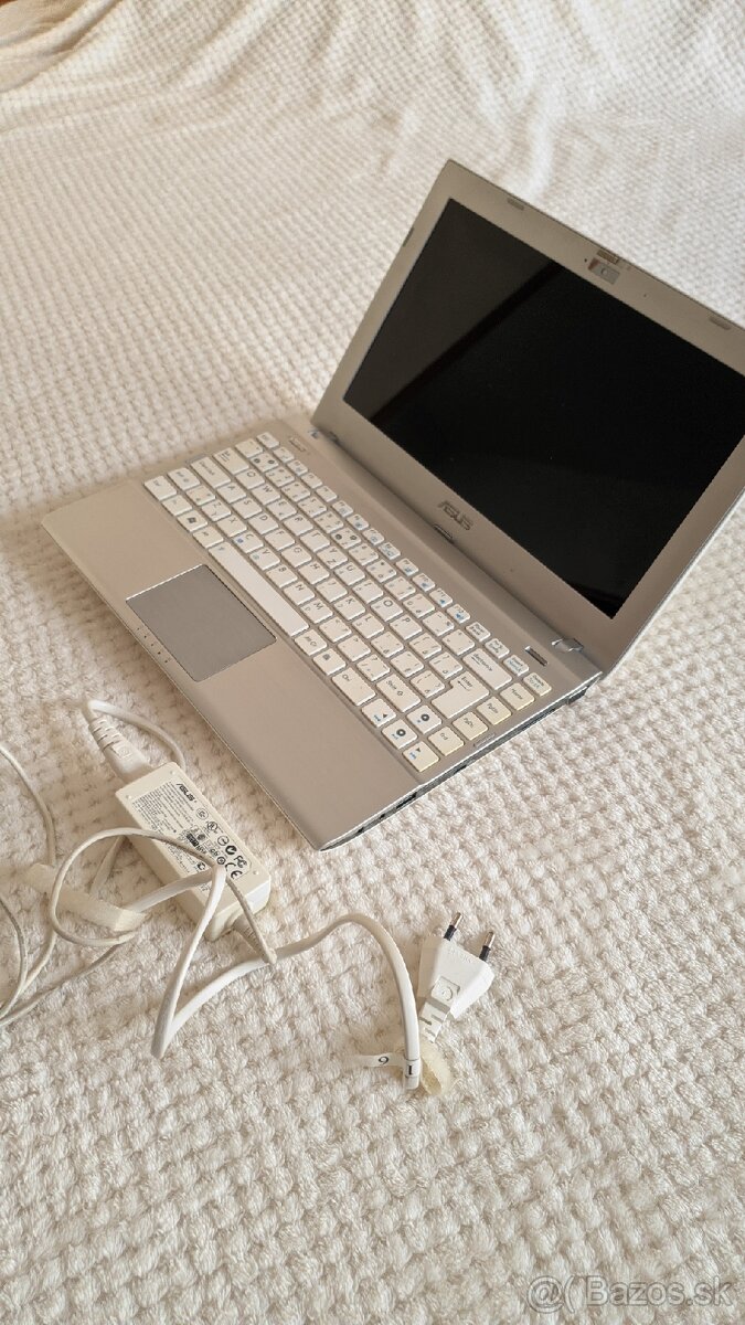 Notebook Asus 1225B na súčiastky - dohoda