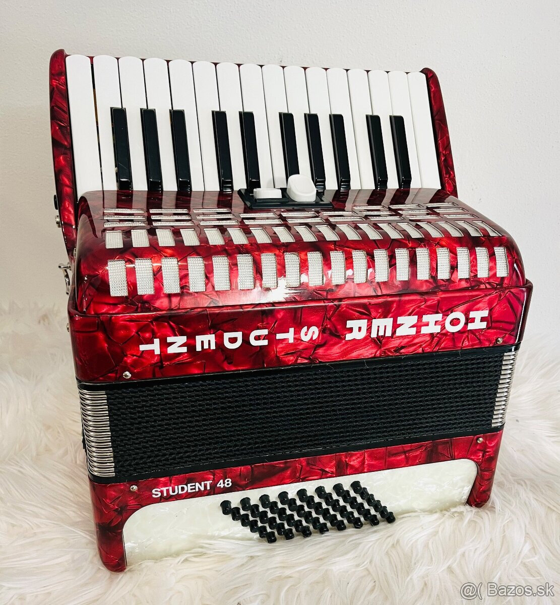 Predám krásny akordeón Hohner Student 48 basový